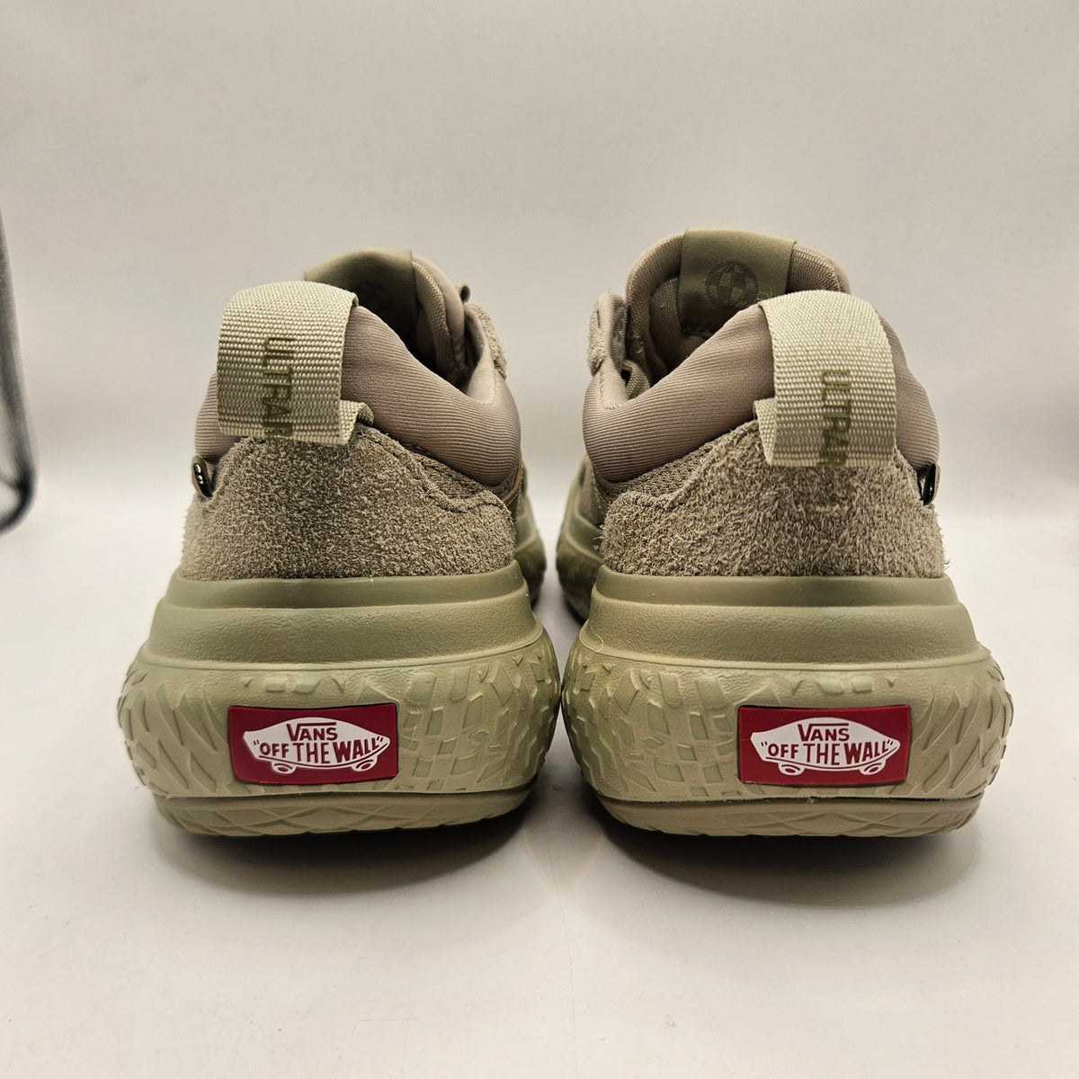 VANS WOMEN'S 8.5 ULTRARANGE NEO VR3 WAVE OLIVE NWOB GYM SHOES