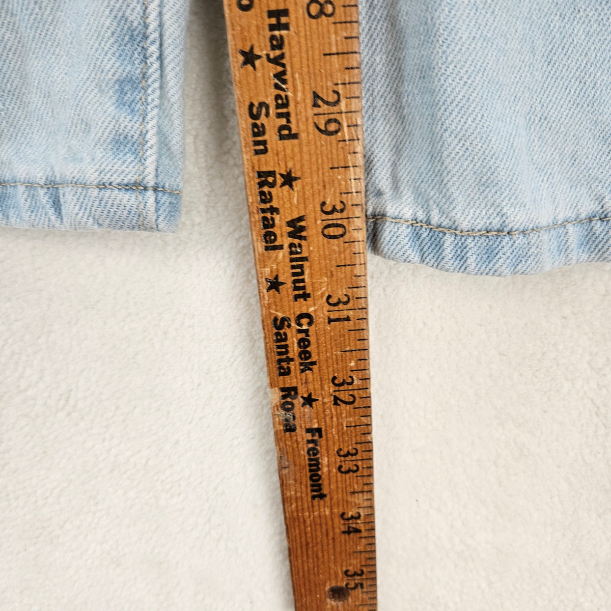 LEVI'S WOMEN'S 24X31 PREMIUM LINEN XL STRAIGHT LIGHT WASH JEANS A87010008